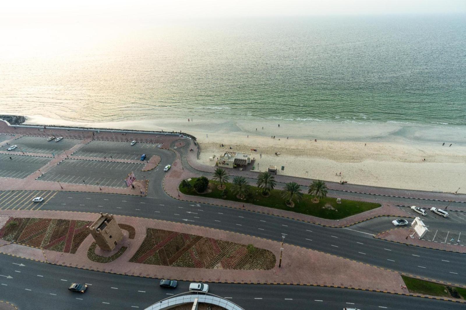 And Haven At Ajman Corniche! Apartment *