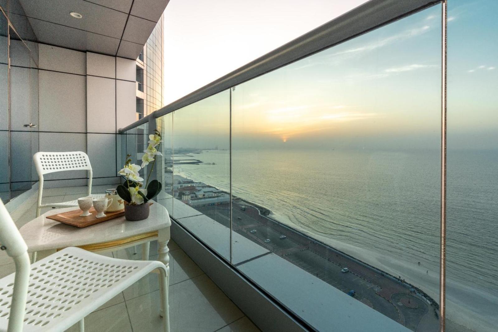 And Haven At Ajman Corniche! Apartment