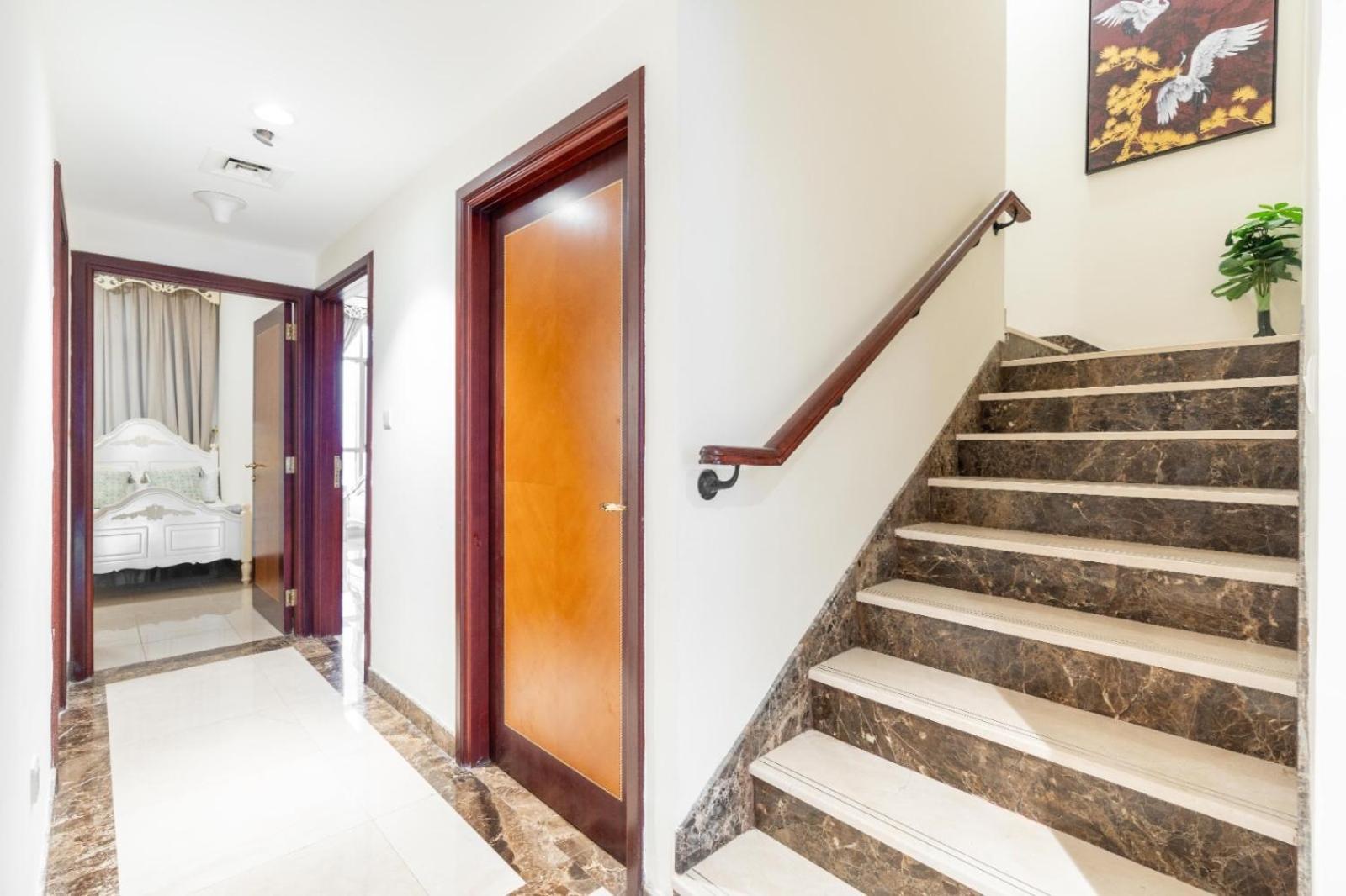 Apartment And Haven At Ajman Corniche! Dubai