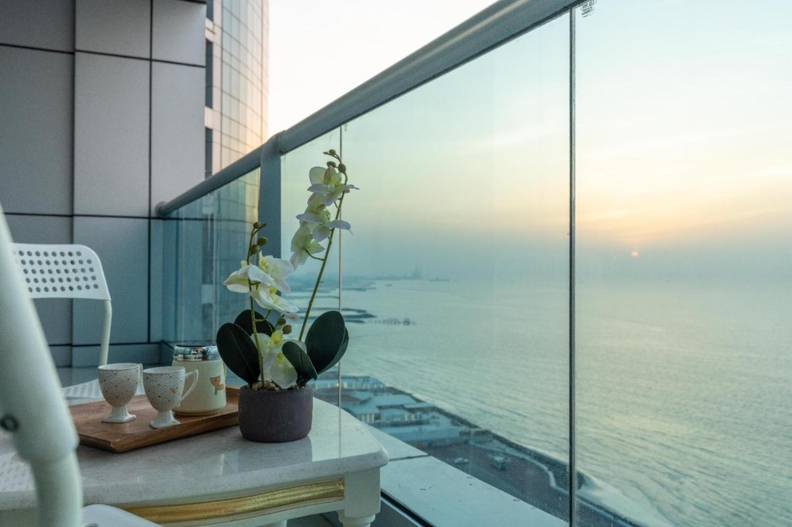 Apartment And Haven At Ajman Corniche!
