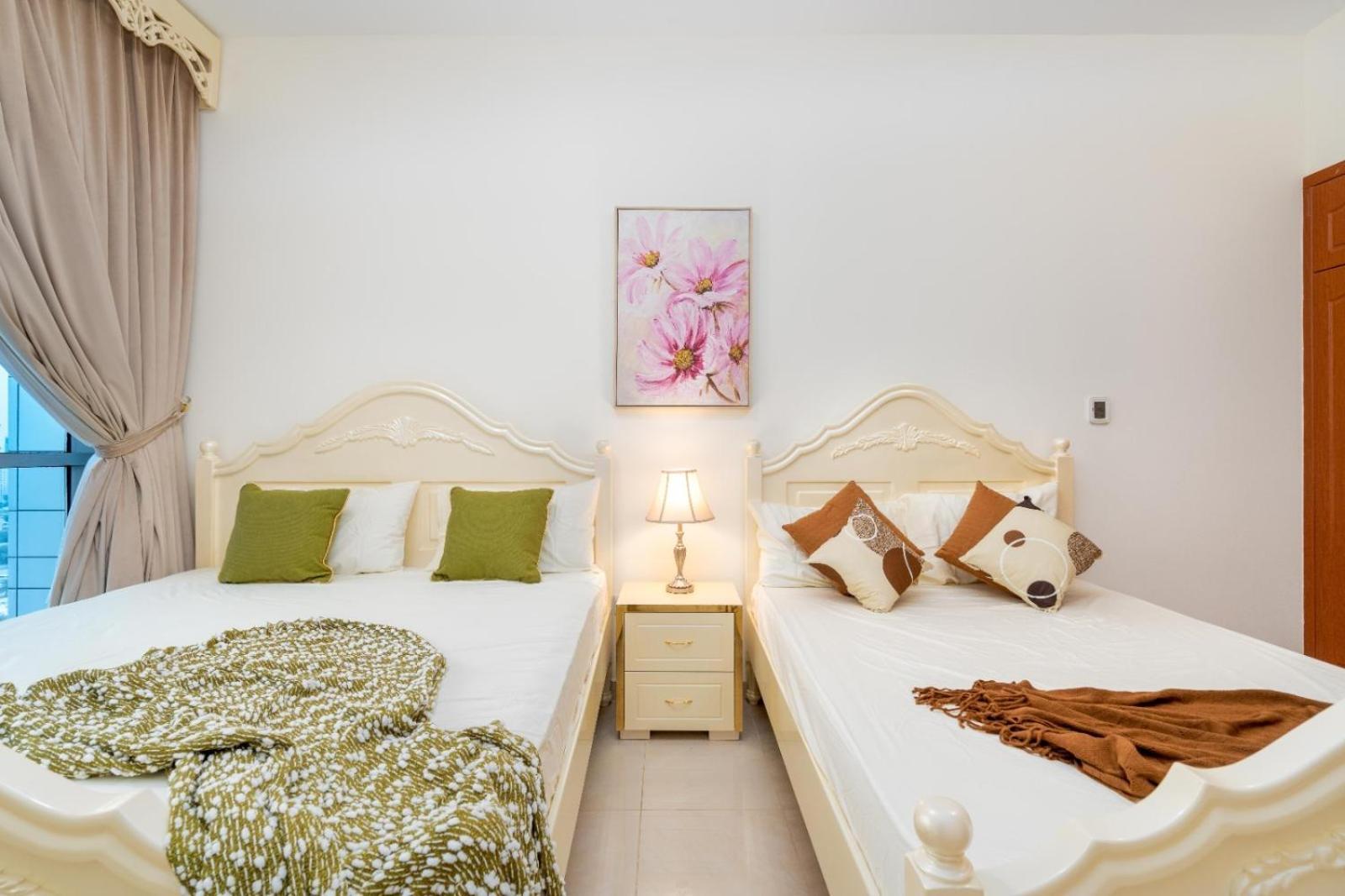 Apartment And Haven At Ajman Corniche! *