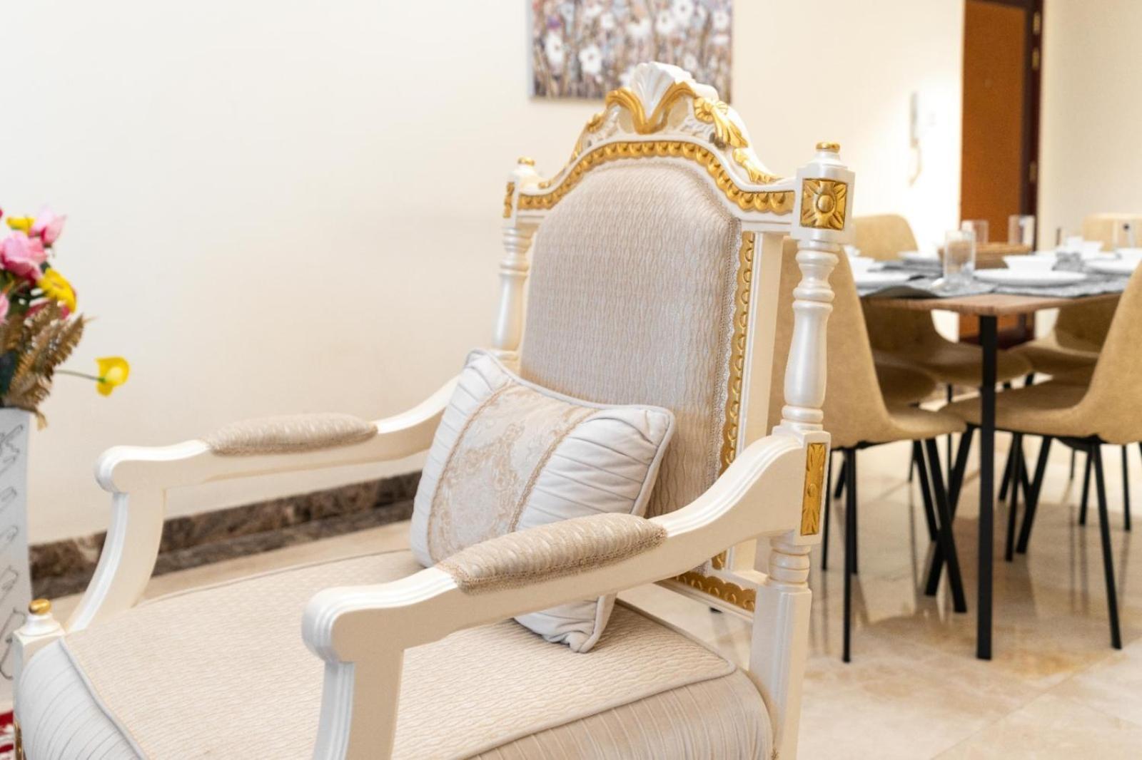 Apartment And Haven At Ajman Corniche! Dubai