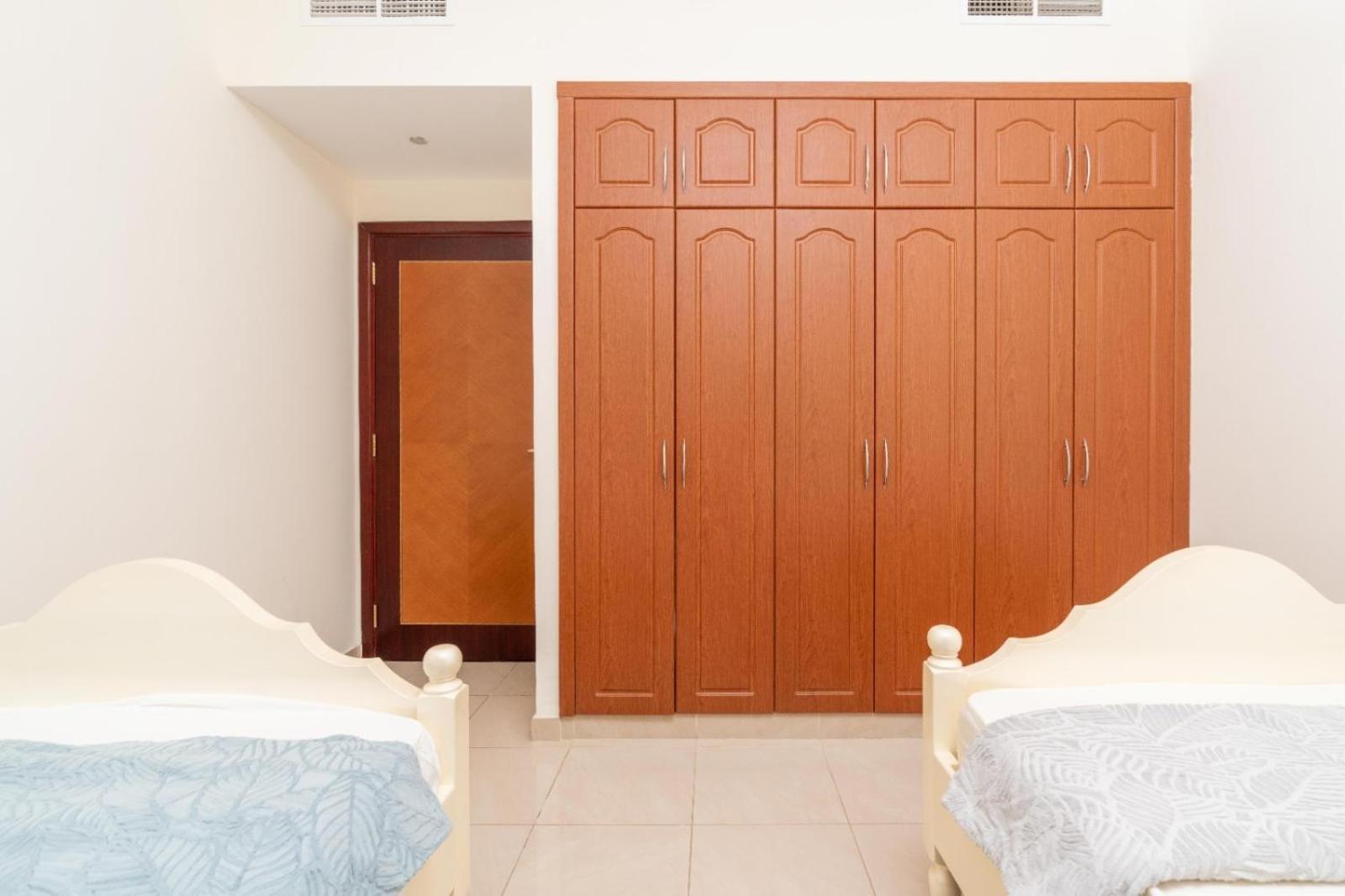 And Haven At Ajman Corniche! Apartment