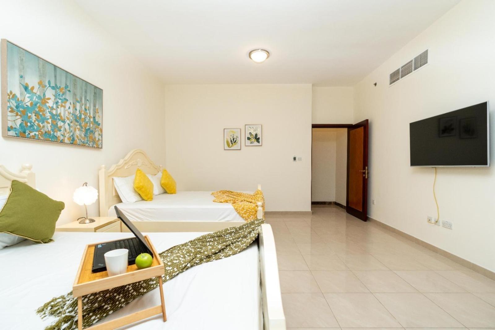 Apartment And Haven At Ajman Corniche! *